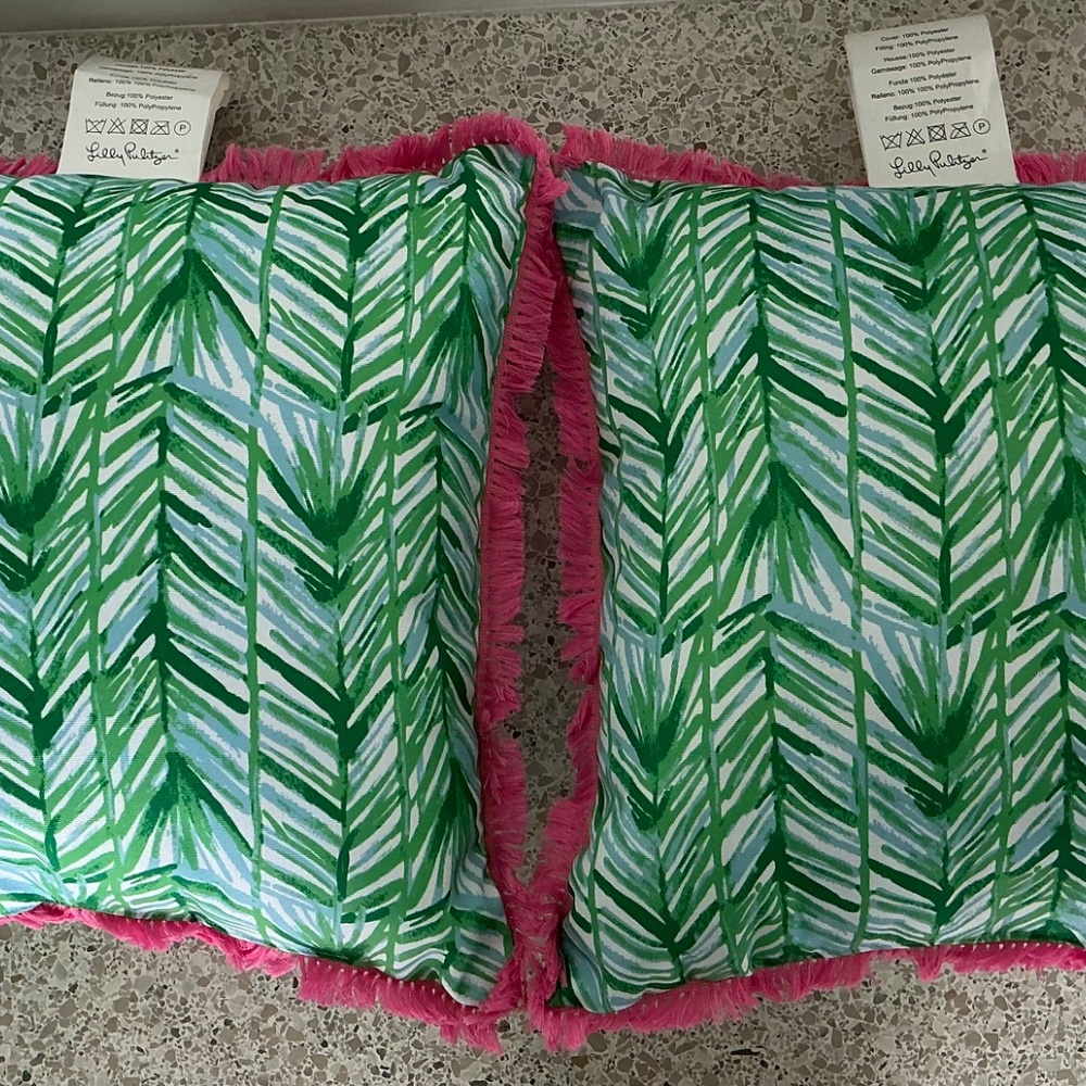 A Set of Lilly Pulitzer Pillows, Indoor/Outdoor - Picture 4 of 5